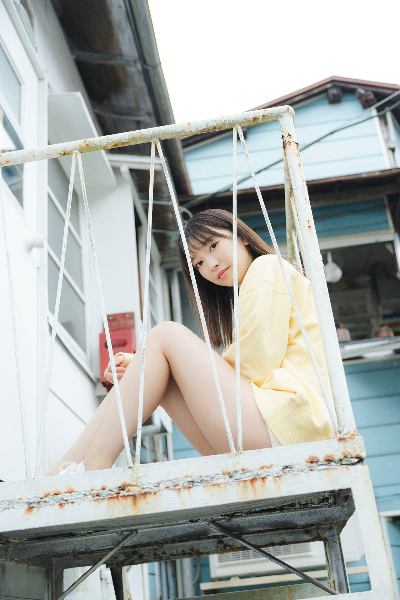 Akane Yoshizawa 吉沢朱音, FLASHデジタル写真集　「TRIANGLE LOVE－朱音の場合」 Set.01