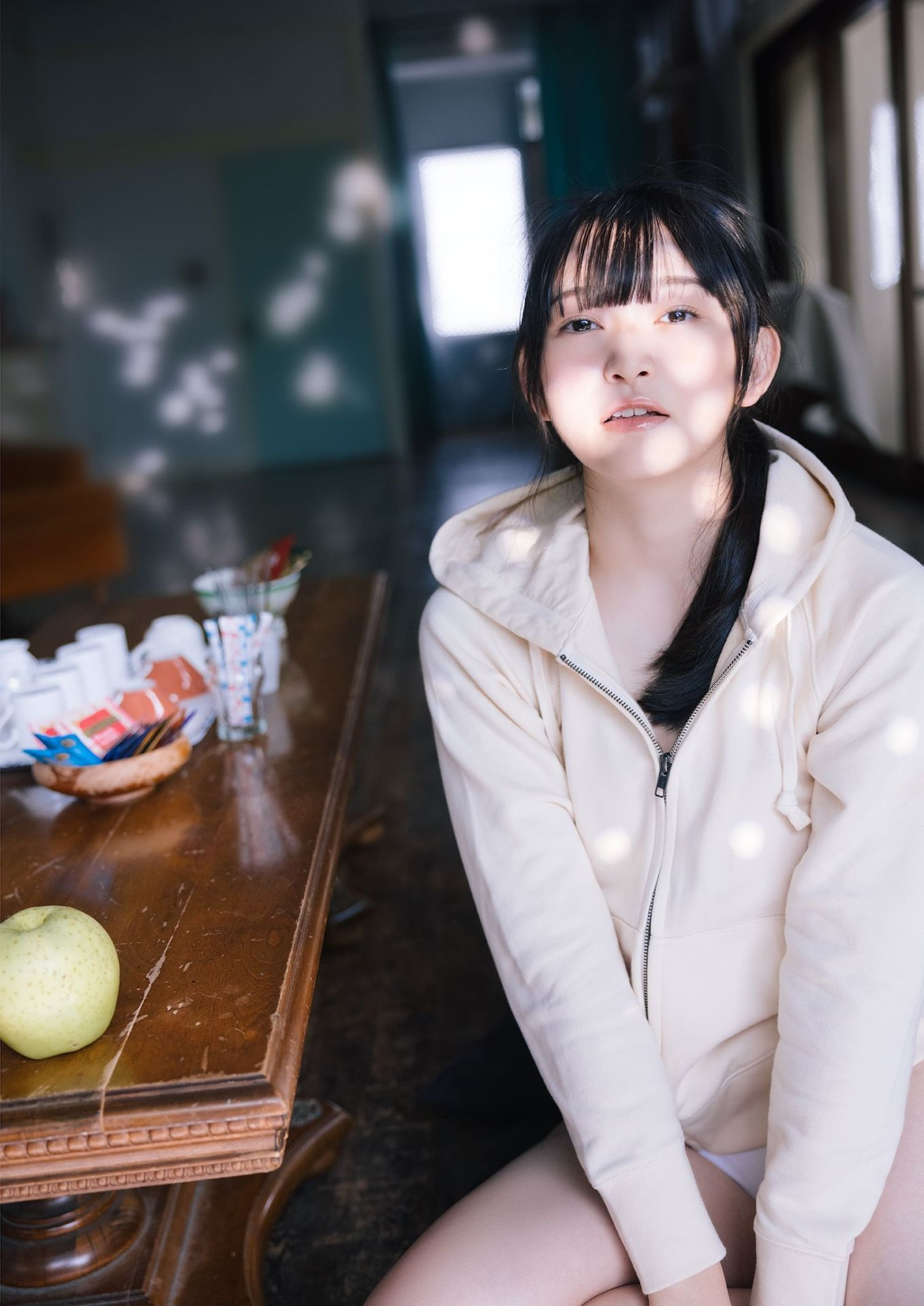 Suzuka Sayama 佐山すずか, デジタル限定 YJ Photo Book 「LET IT SHINE！」 Set.01