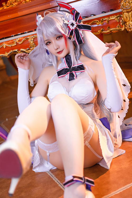 Read more about the article Cosplay 星之迟迟Hoshilily 秘密花园 欧根婚纱